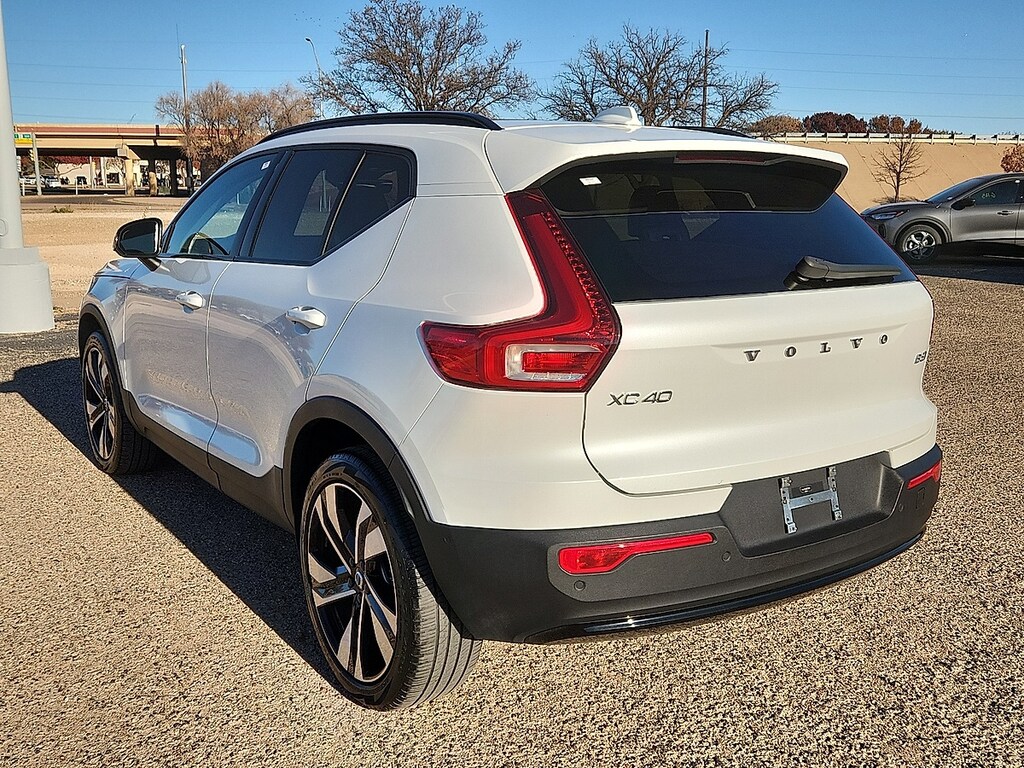 Used 2024 Volvo XC40 B5 Plus Dark Theme SUV
