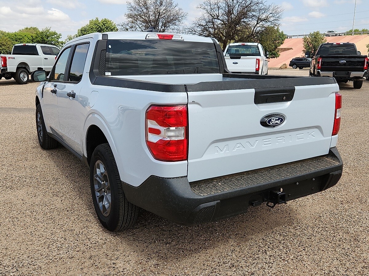 2025 Ford Maverick XLT photo 2