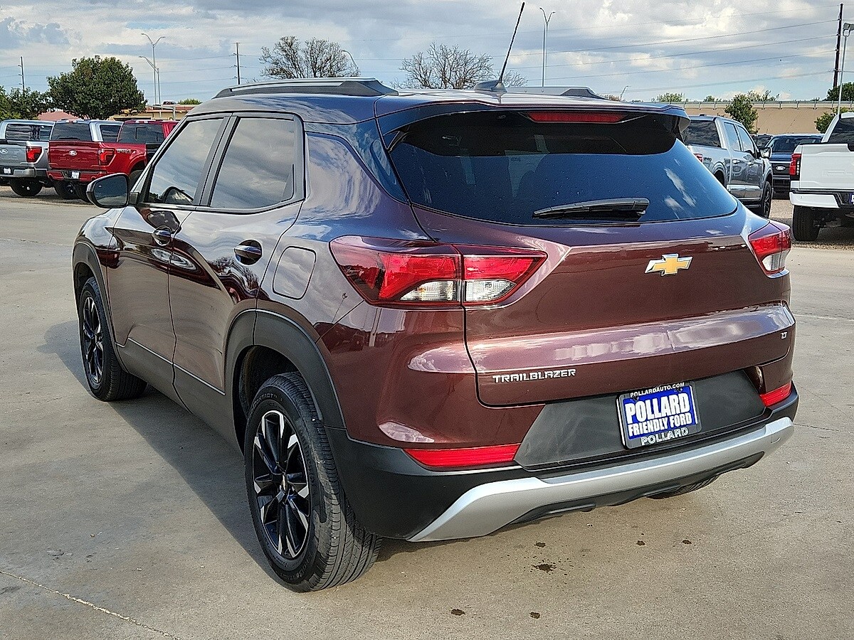 2023 Chevrolet Trailblazer LT photo 2