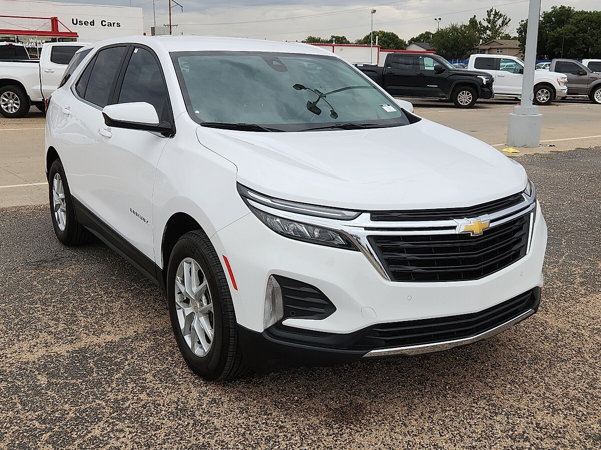 2024 Chevrolet Equinox LT photo 3