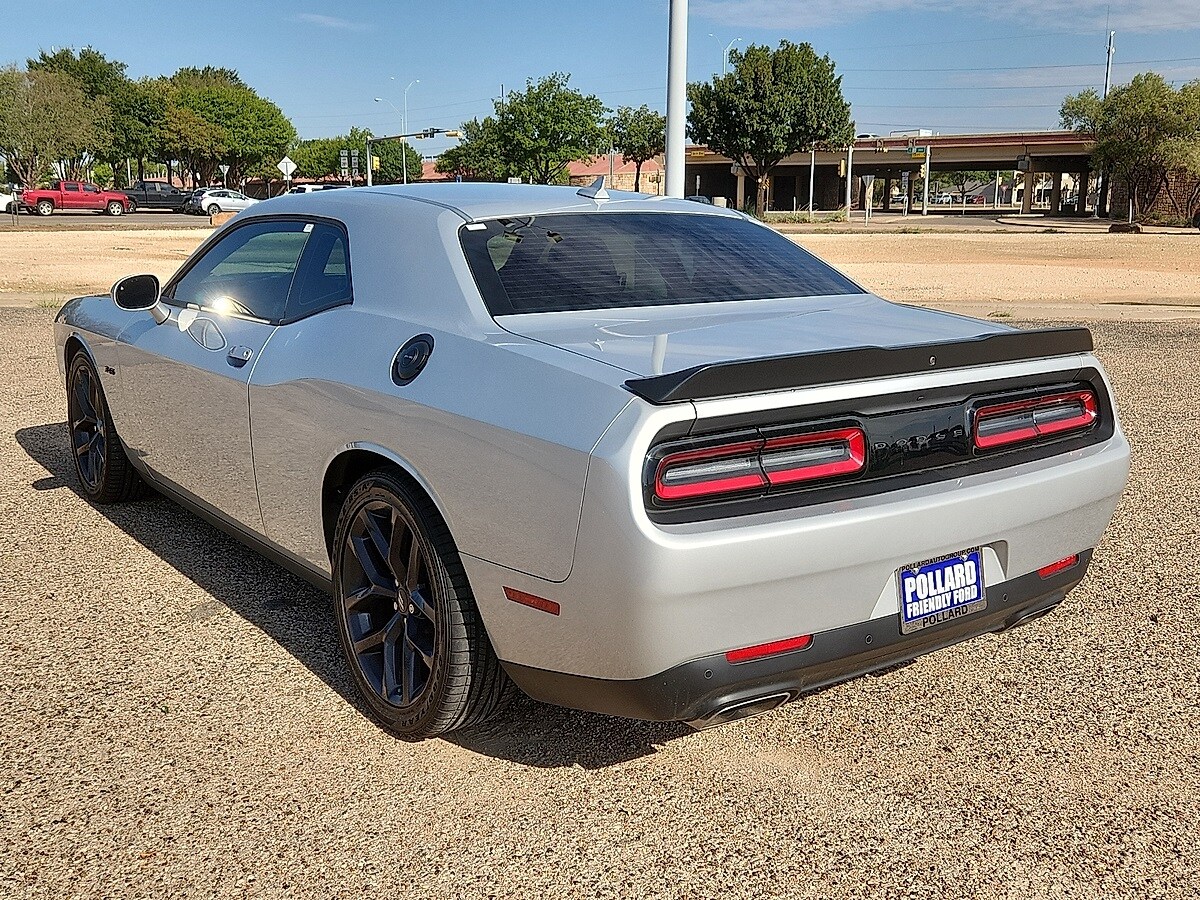 2023 Dodge Challenger R/T photo 2