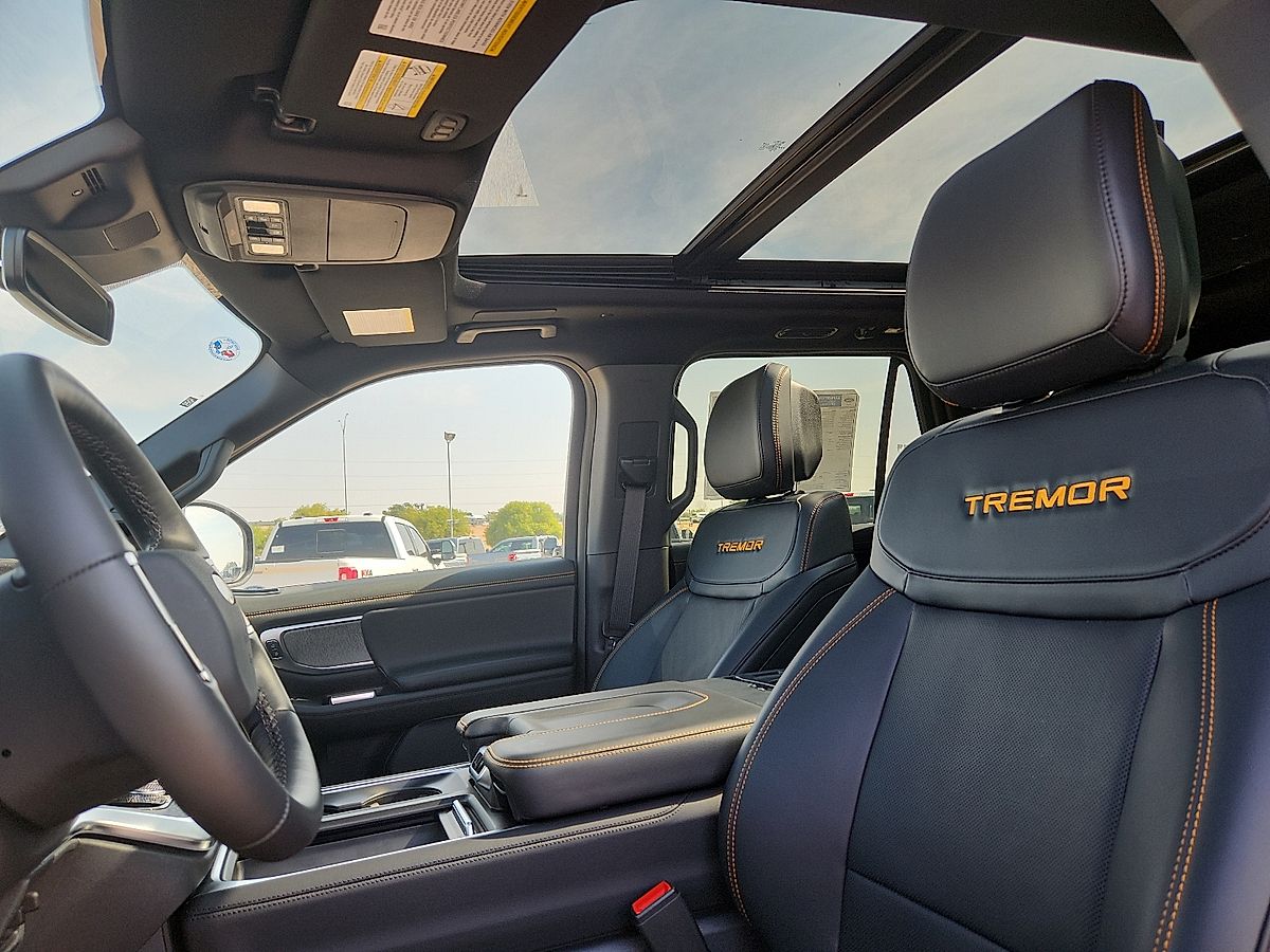 2027 Ford Expedition Tremor - Photo 7