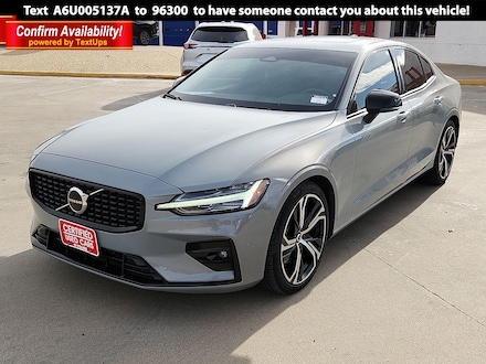 2024 Volvo S60 B5 Core Dark Theme Sedan