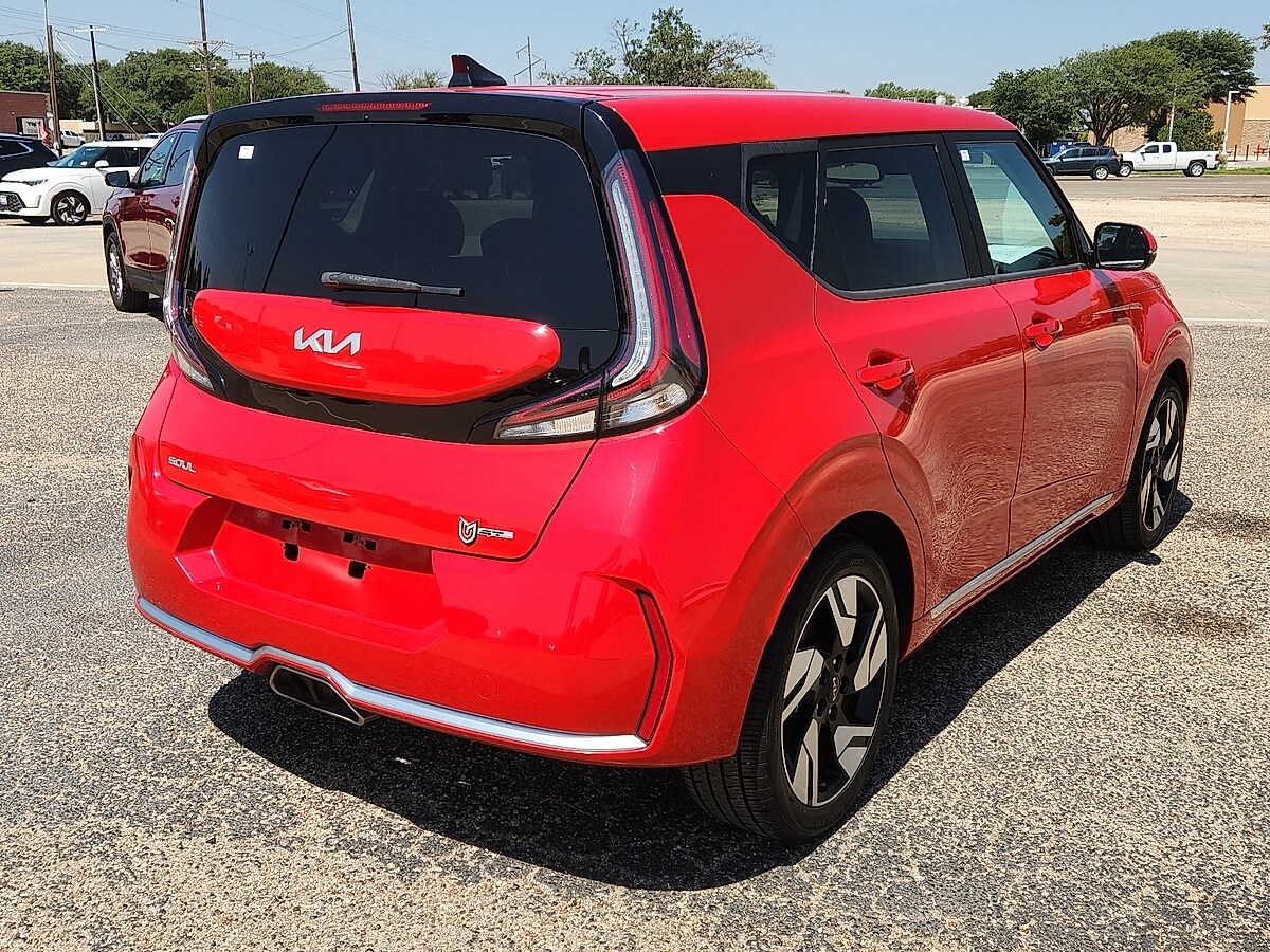 2023 Kia Soul GT-Line photo 3