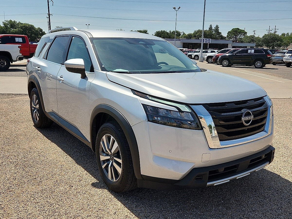 2025 Nissan Pathfinder SL photo 4