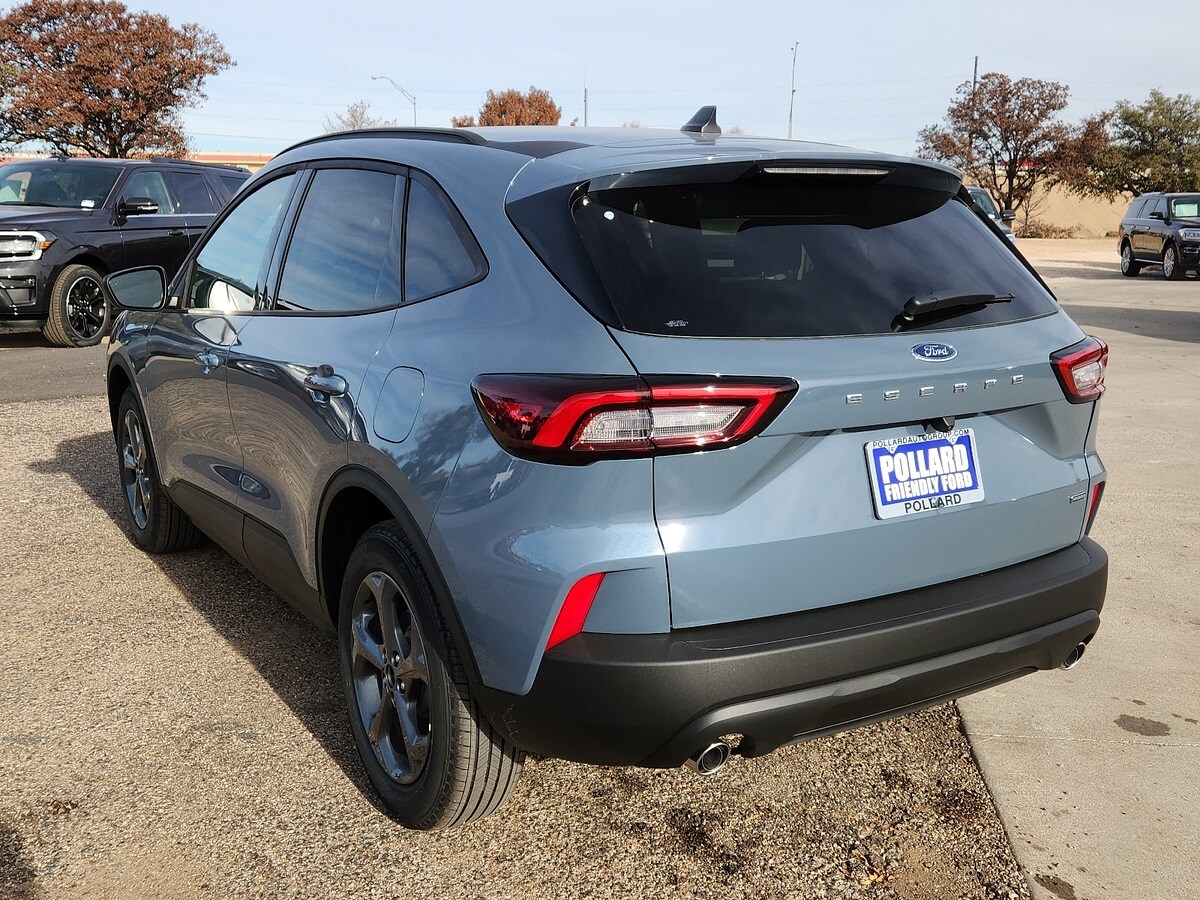 2025 Ford Escape ST-Line photo 2