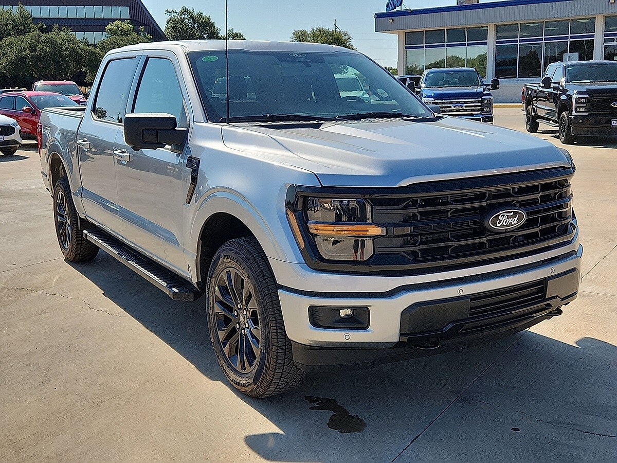 2025 Ford F-150 XLT photo 4