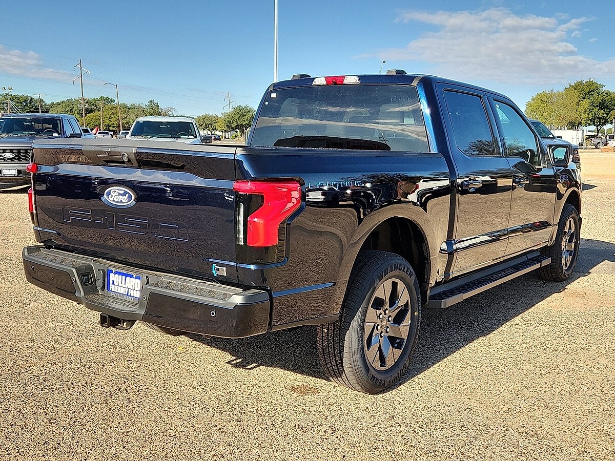 2025 Ford F-150 Lightning photo 2