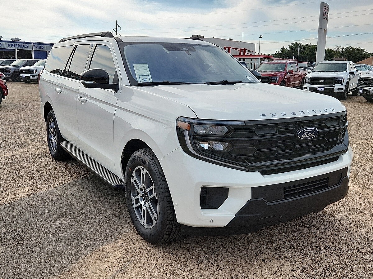 2025 Ford Expedition MAX photo 3