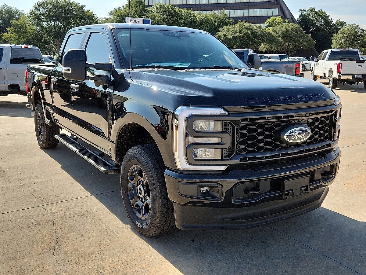 2025 Ford F-250 photo 4