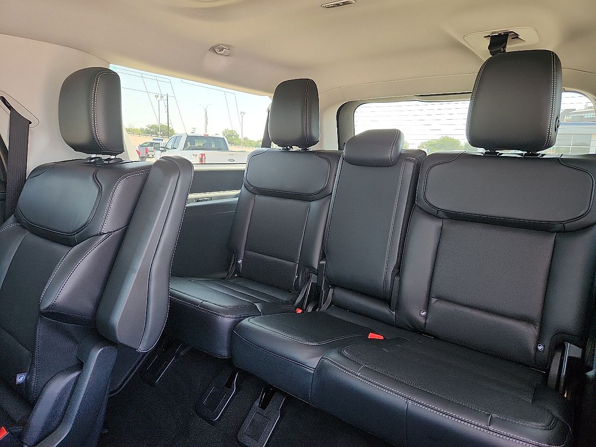 2027 Ford Expedition Platinum - Photo 5