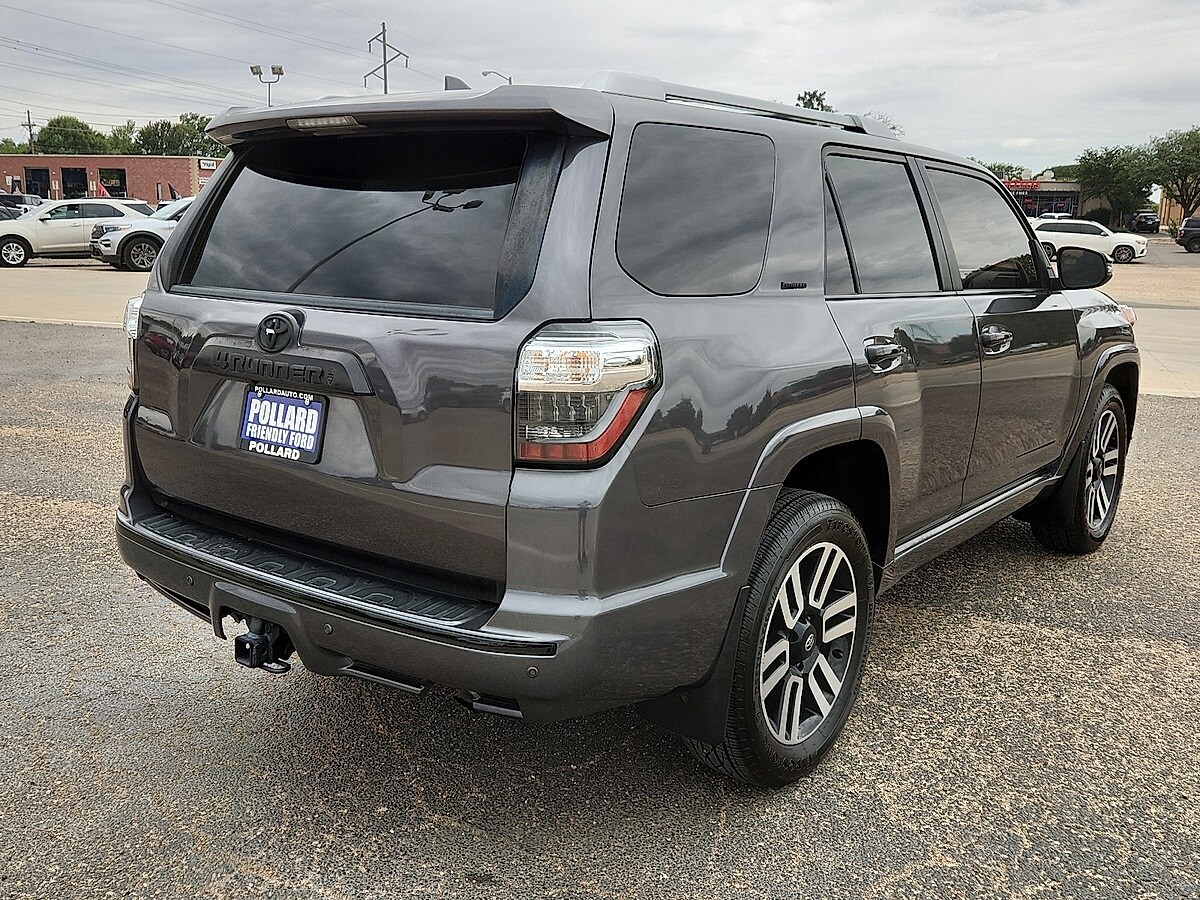 2022 Toyota 4Runner Limited photo 3