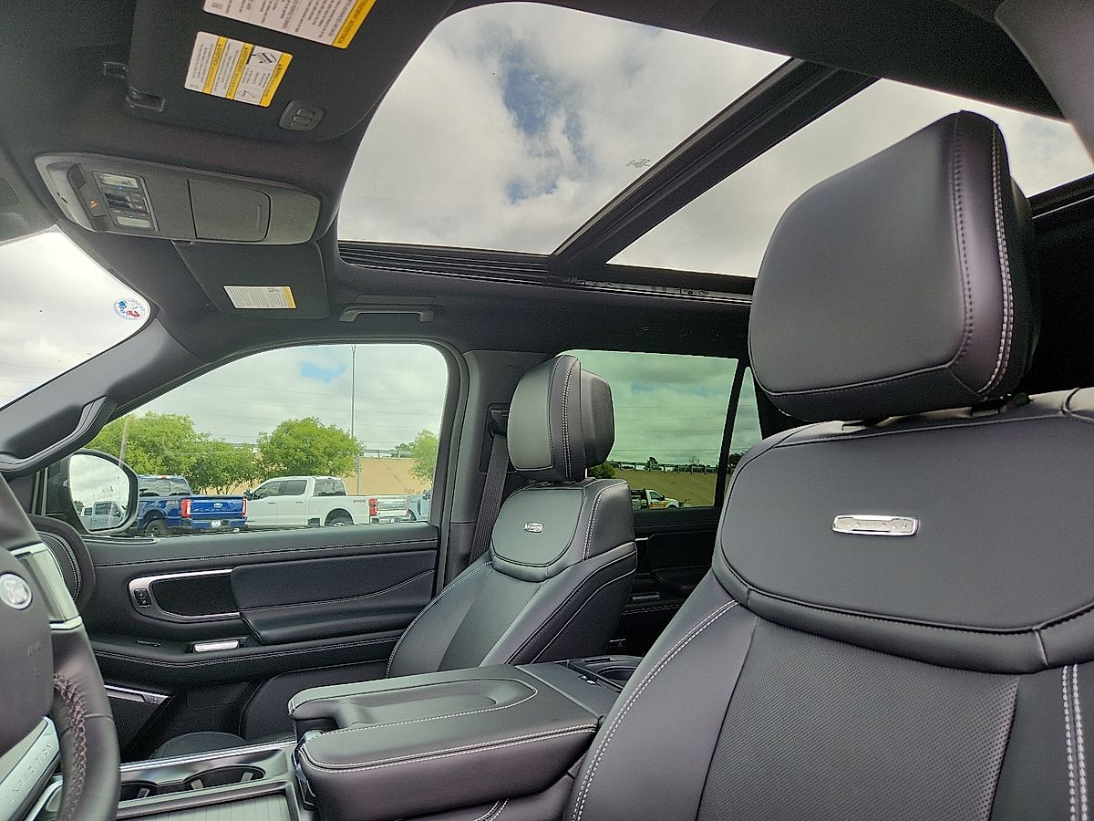2027 Ford Expedition Platinum - Photo 7