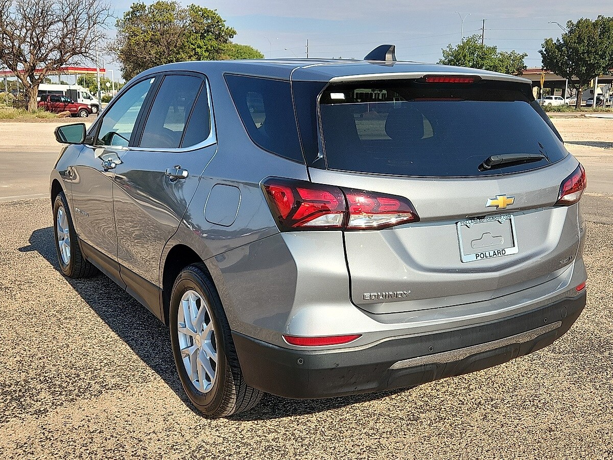 2024 Chevrolet Equinox LT photo 2