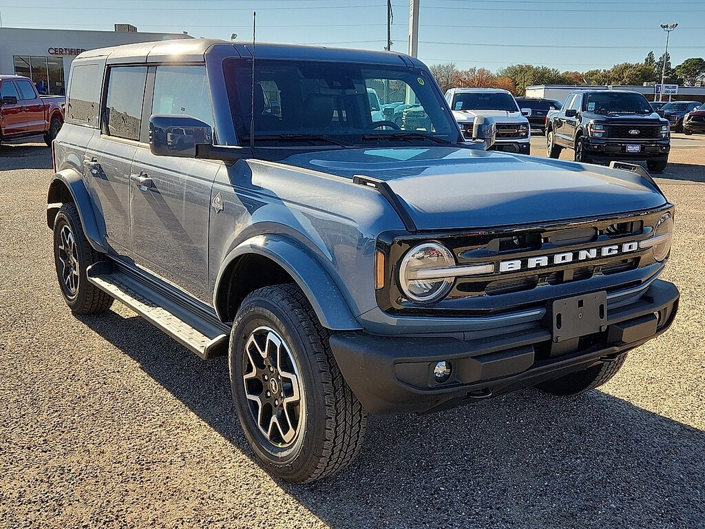 New 2025 Ford Bronco Outer Banks SUV