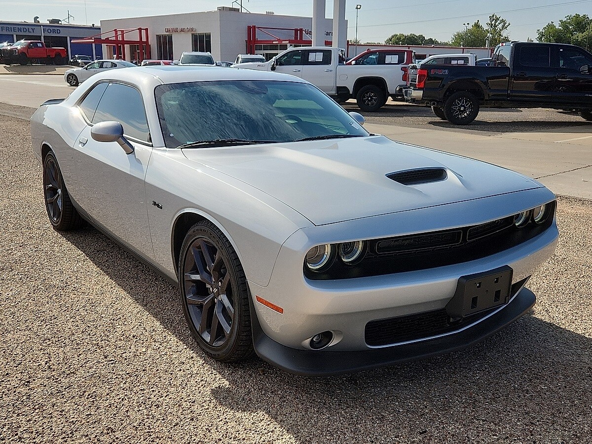 2023 Dodge Challenger R/T photo 4