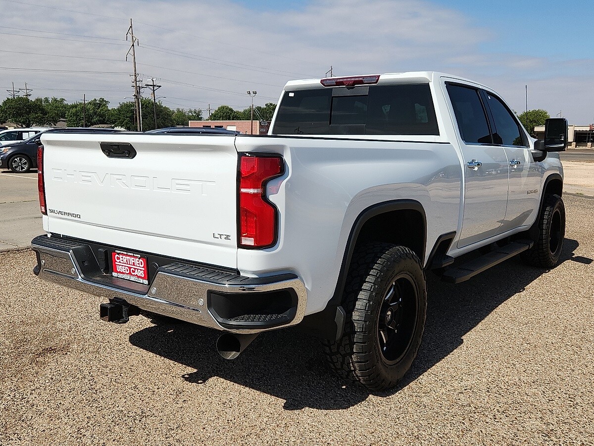 2024 Chevrolet Silverado 3500HD LTZ photo 2