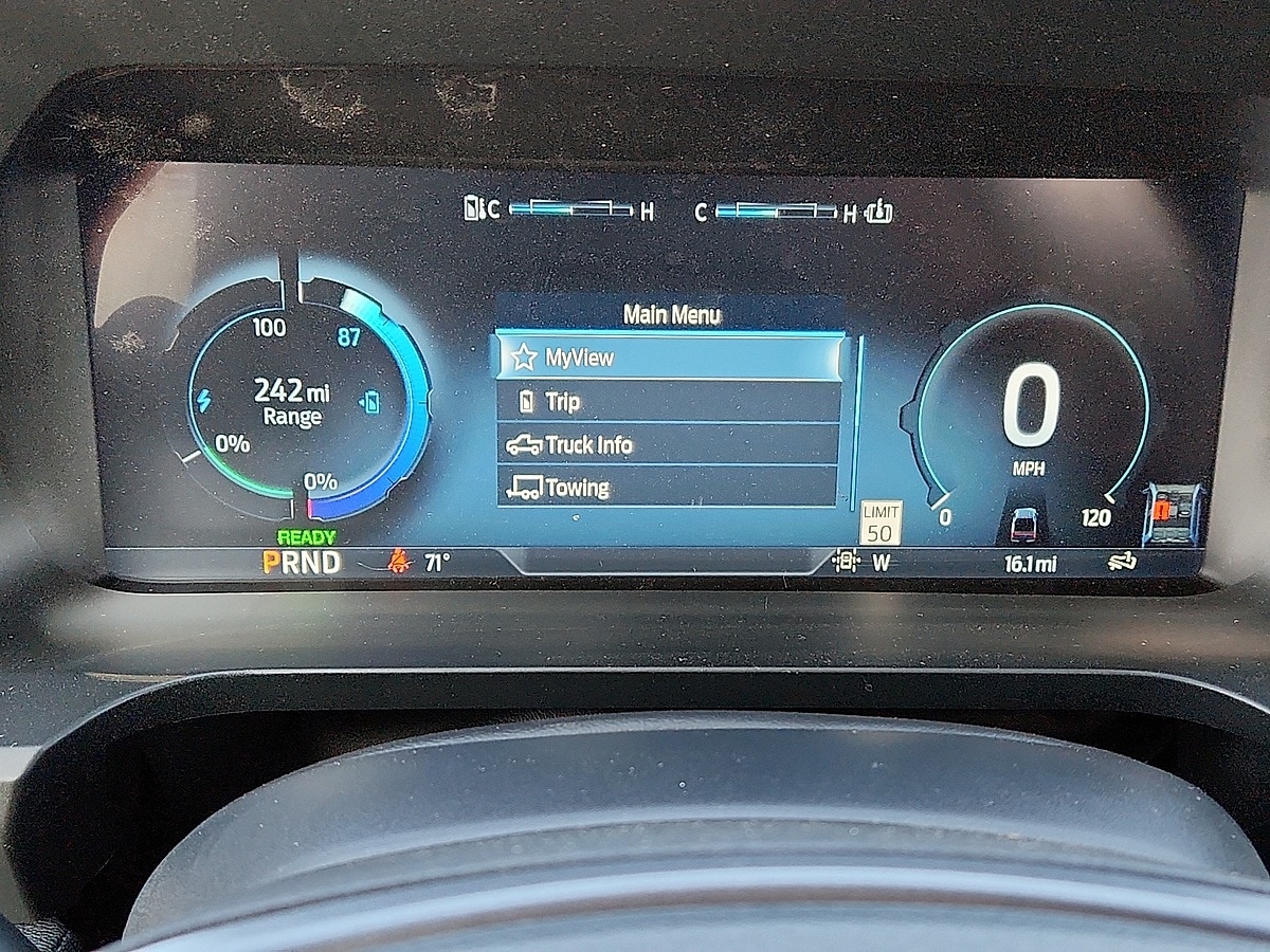 2025 Ford F-150 Lightning Flash - Photo 10
