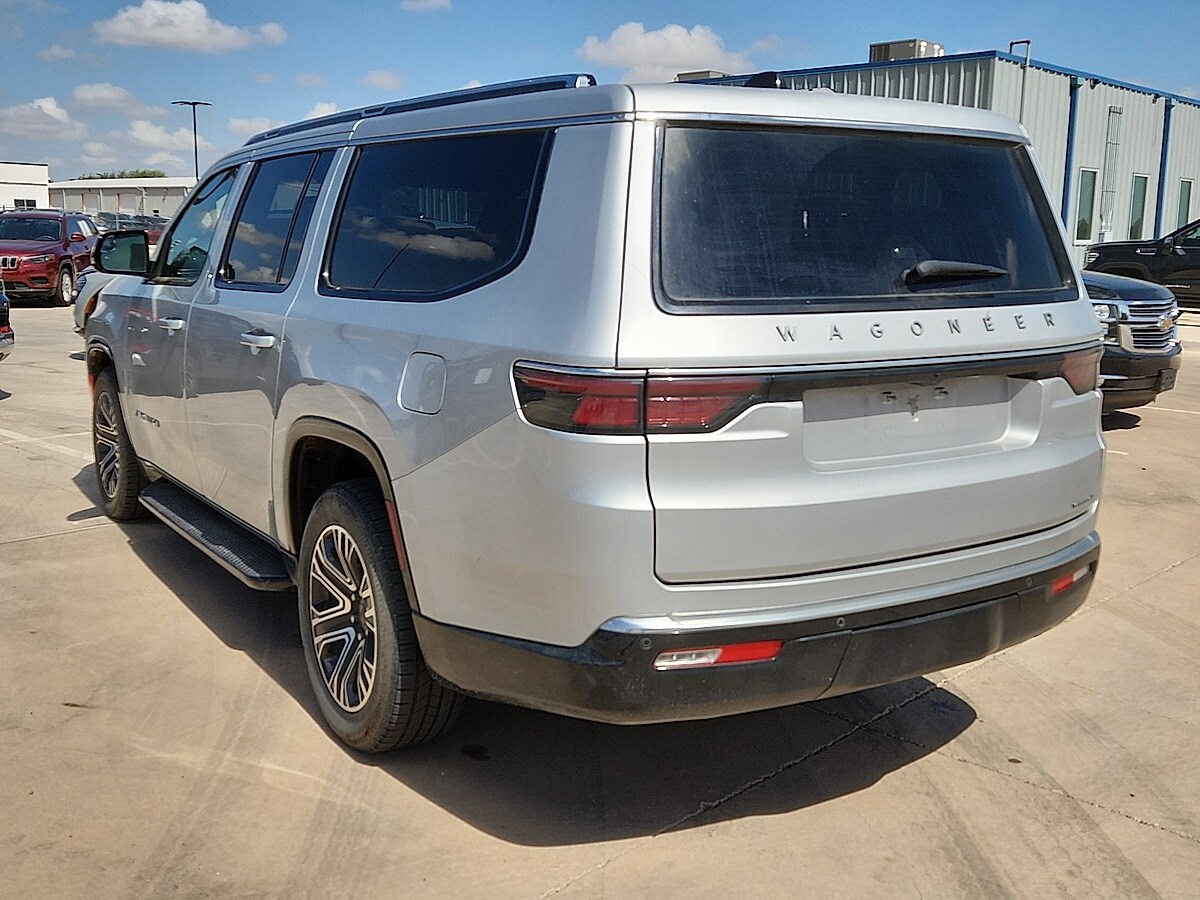 2024 Jeep Wagoneer L Series II photo 2