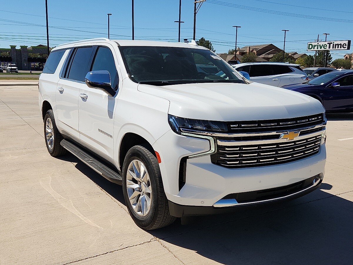 2023 Chevrolet Suburban Premier photo 3
