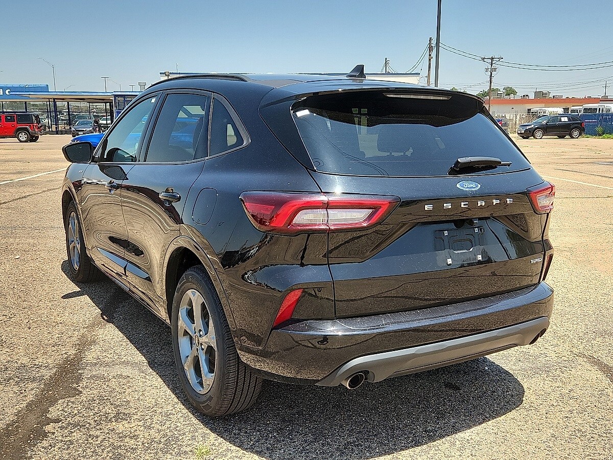 2024 Ford Escape ST-Line photo 2