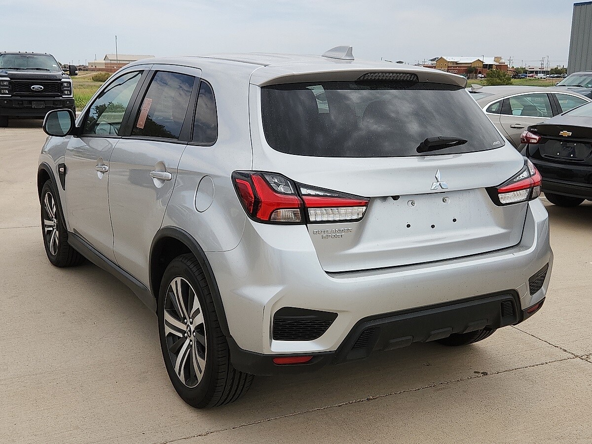 2024 Mitsubishi Outlander Sport LE photo 2