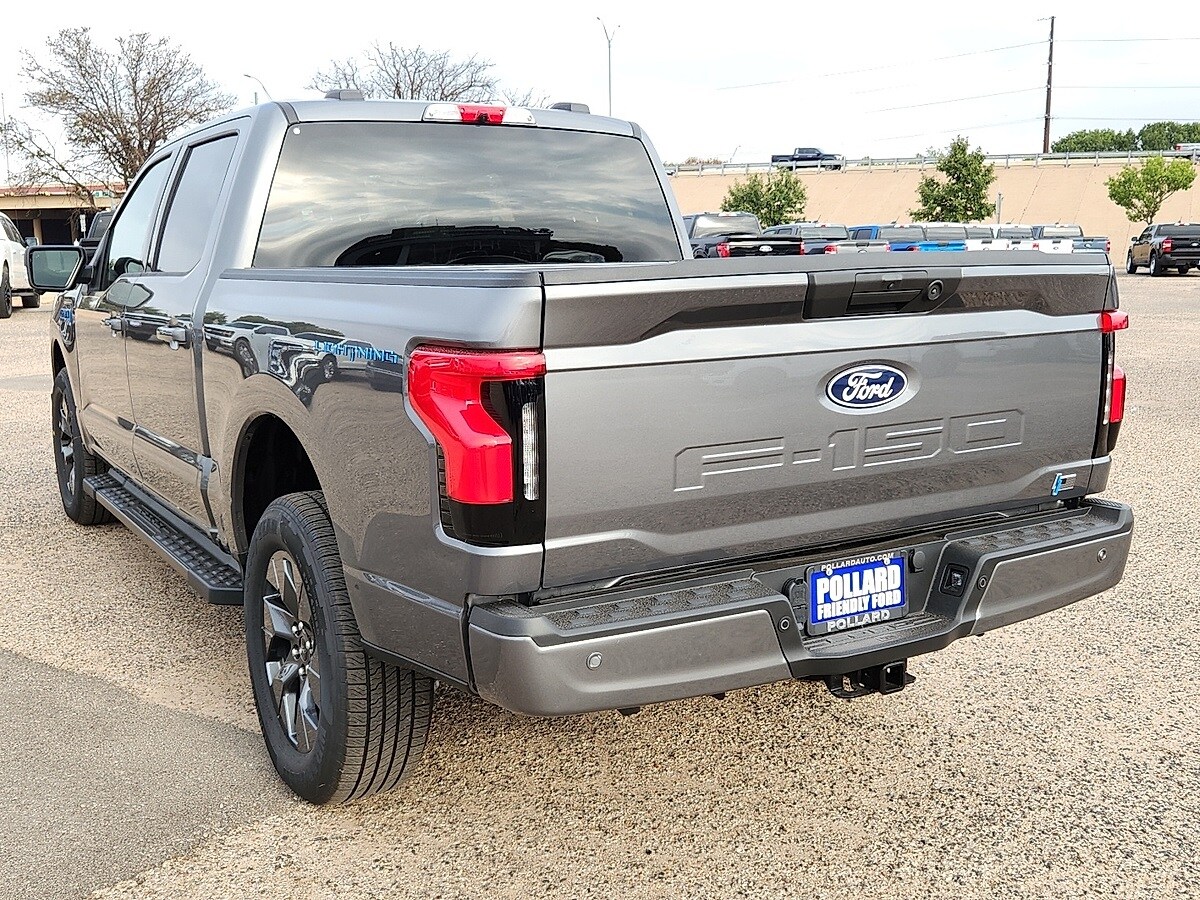 2025 Ford F-150 Lightning photo 2