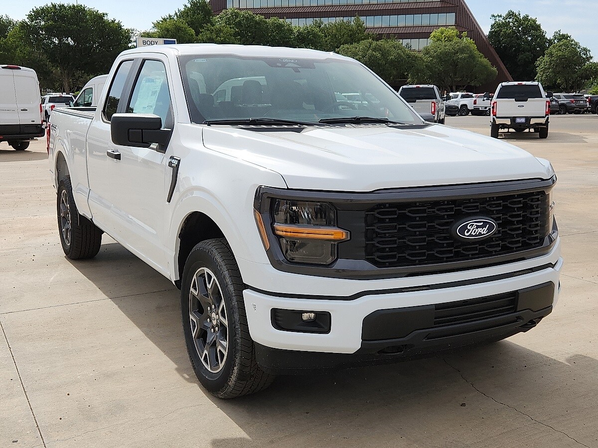 2025 Ford F-150 STX photo 4