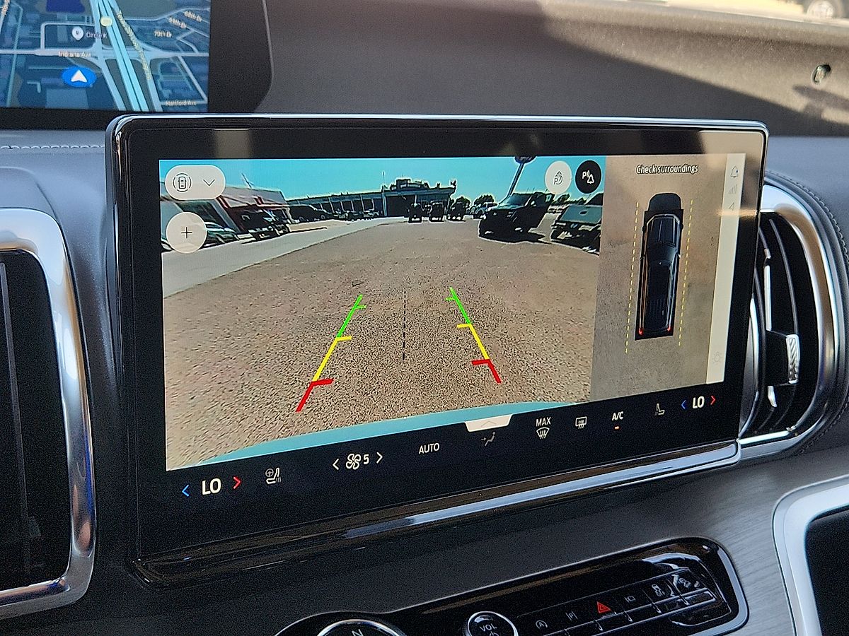2027 Ford Expedition Platinum - Photo 8