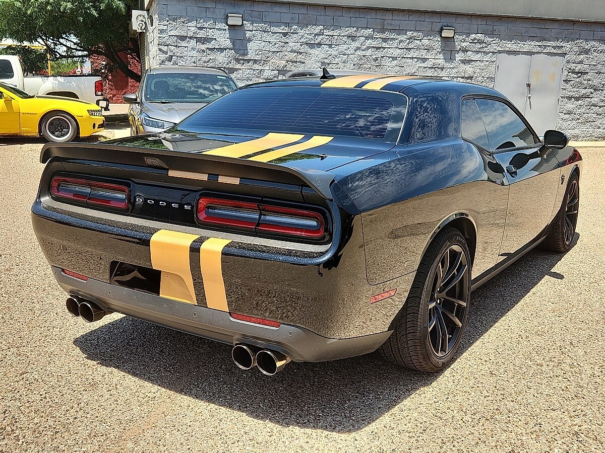 2023 Dodge Challenger SRT8 Hellcat photo 2