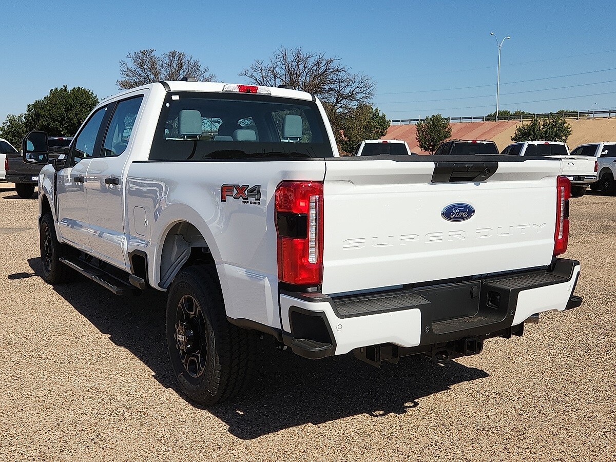 2025 Ford F-250 photo 2