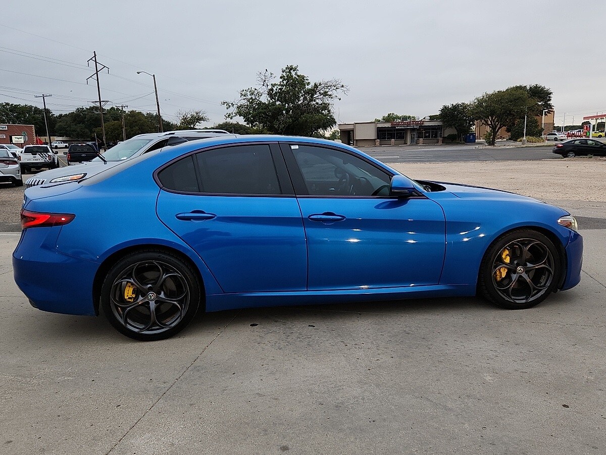 2019 Alfa Romeo Giulia Ti Sport photo 3