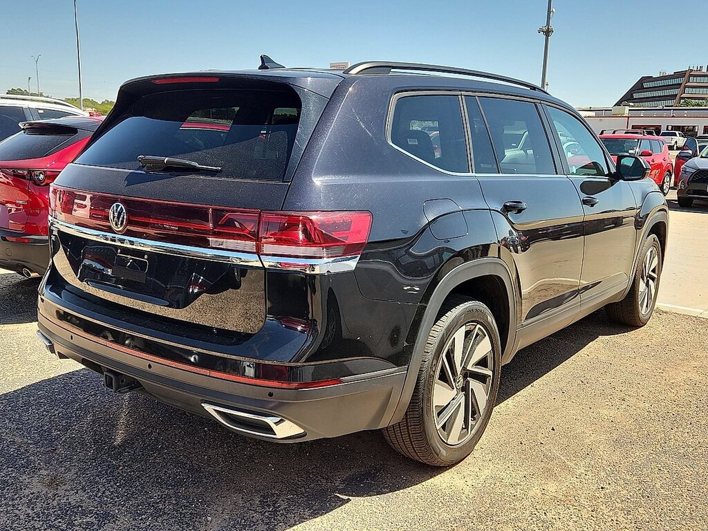 Used 2024 Volkswagen Atlas 2.0T SE w/Technology SUV