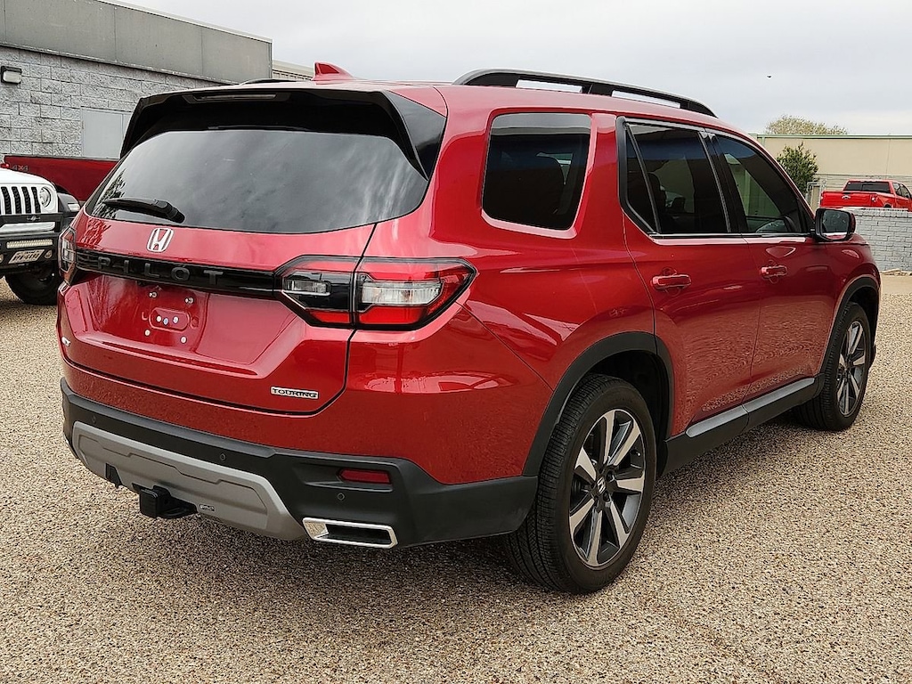 Used 2025 Honda Pilot Touring SUV
