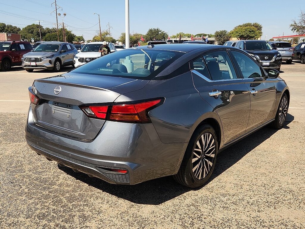 Used 2025 Nissan Altima SV Sedan