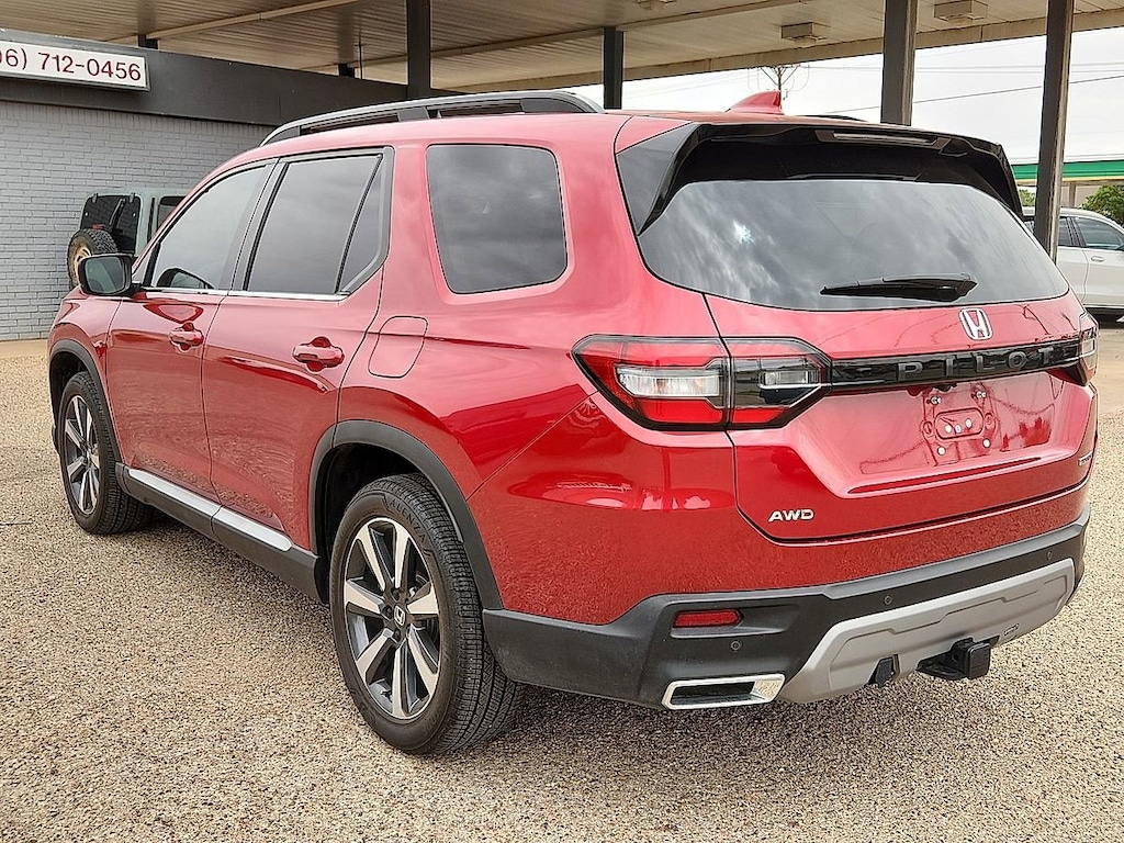 Used 2025 Honda Pilot Touring SUV