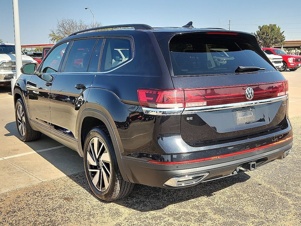 Used 2025 Volkswagen Atlas 2.0T SE w/Technology SUV
