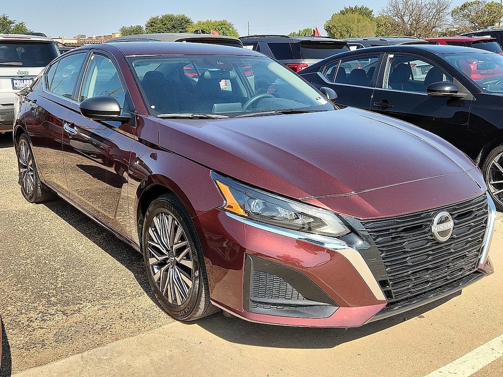 Used 2025 Nissan Altima SV Sedan
