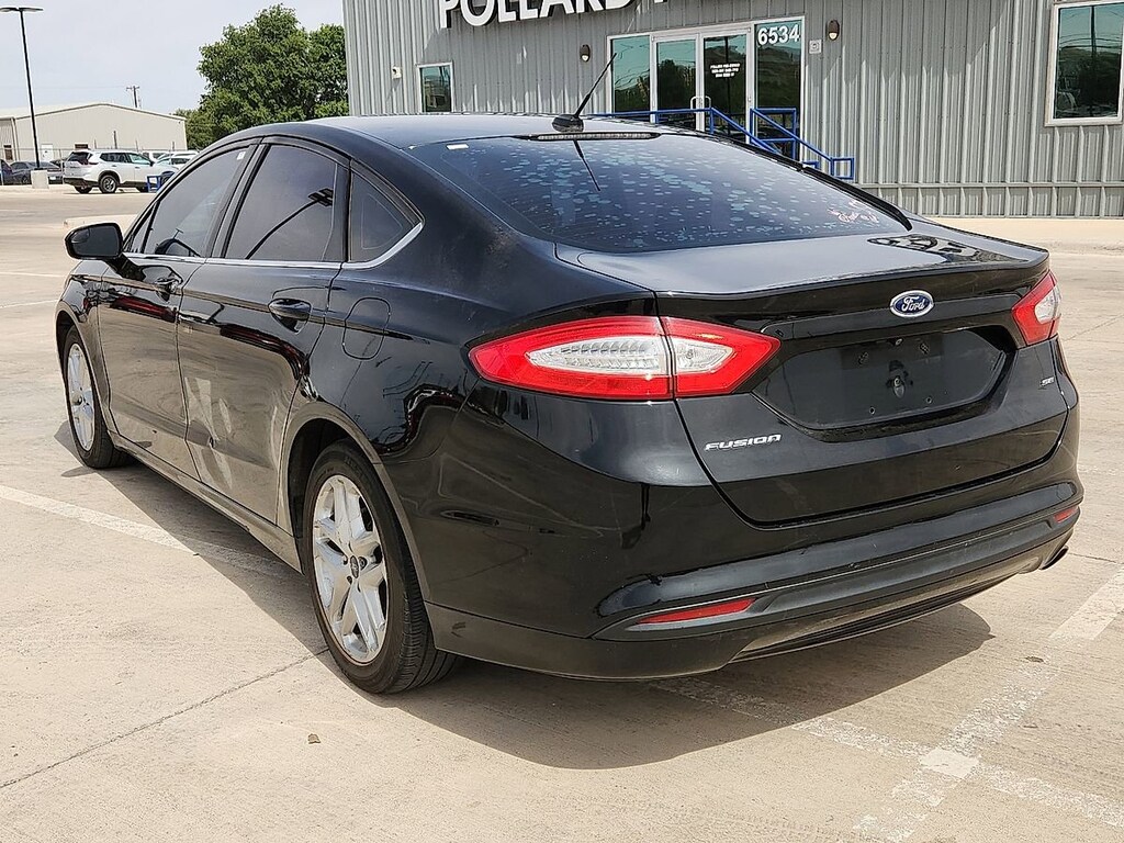 Used 2016 Ford Fusion SE Sedan