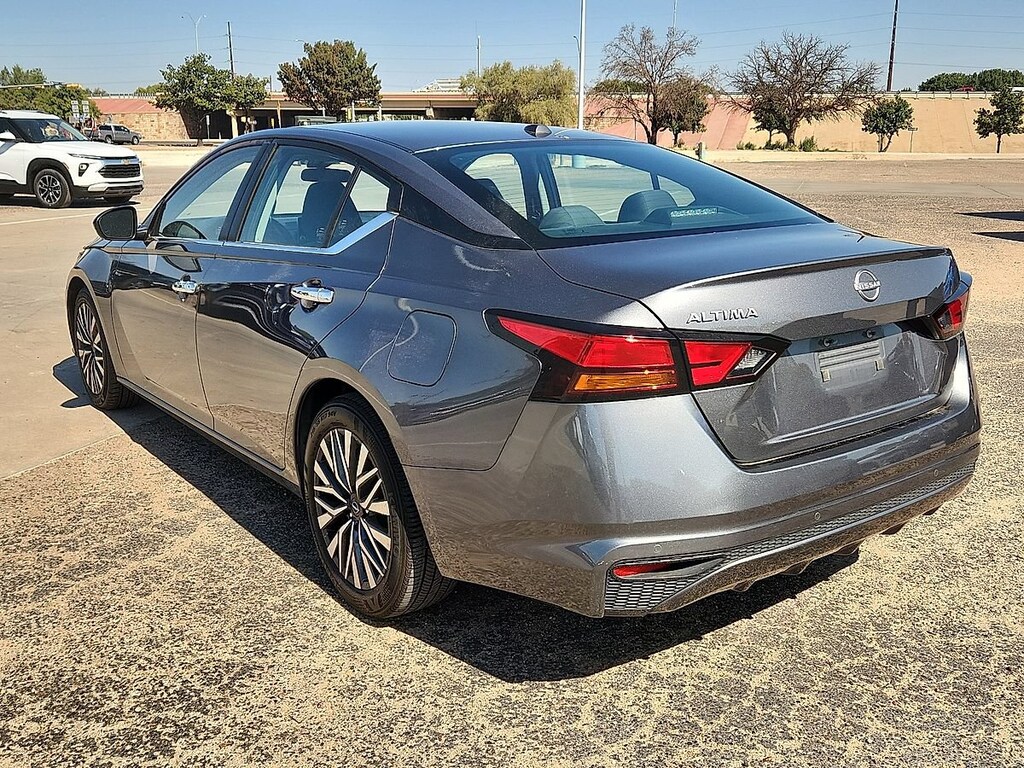 Used 2025 Nissan Altima SV Sedan
