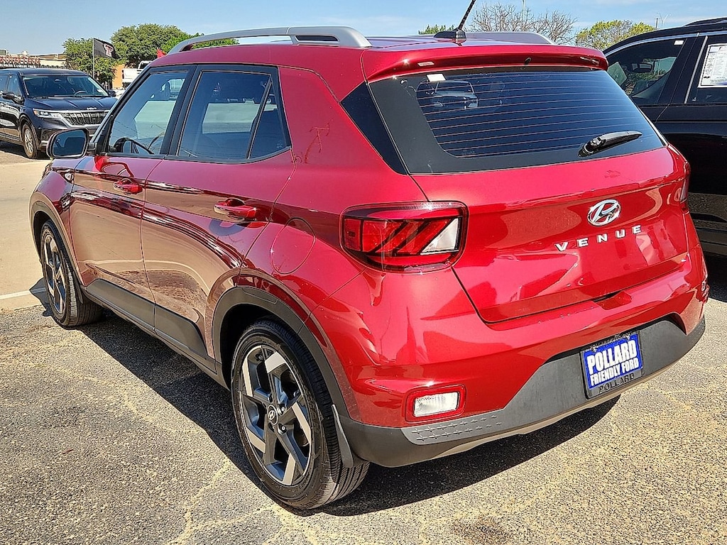 Used 2024 Hyundai Venue Limited SUV