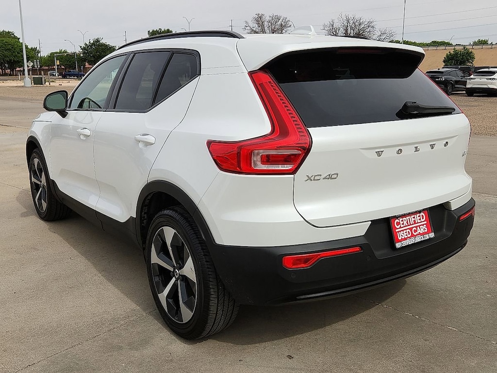 Used 2023 Volvo XC40 B4 FWD Ultimate Dark SUV