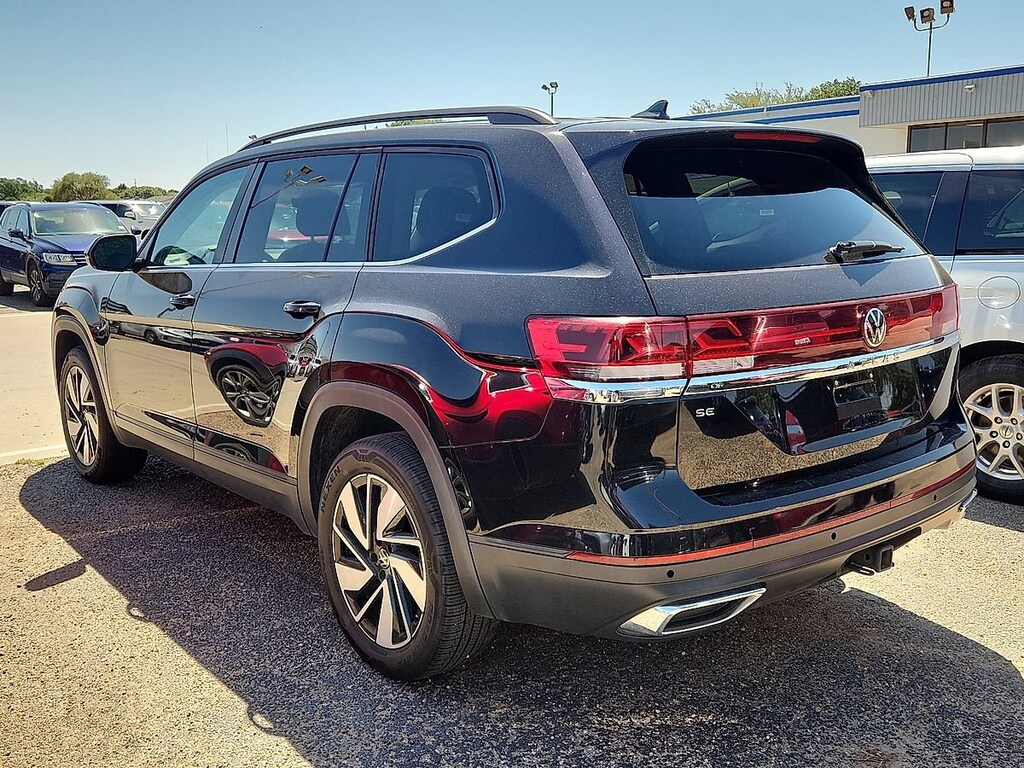Used 2024 Volkswagen Atlas 2.0T SE w/Technology SUV