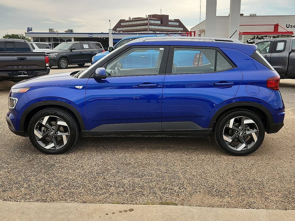 Used 2025 Hyundai Venue Limited SUV