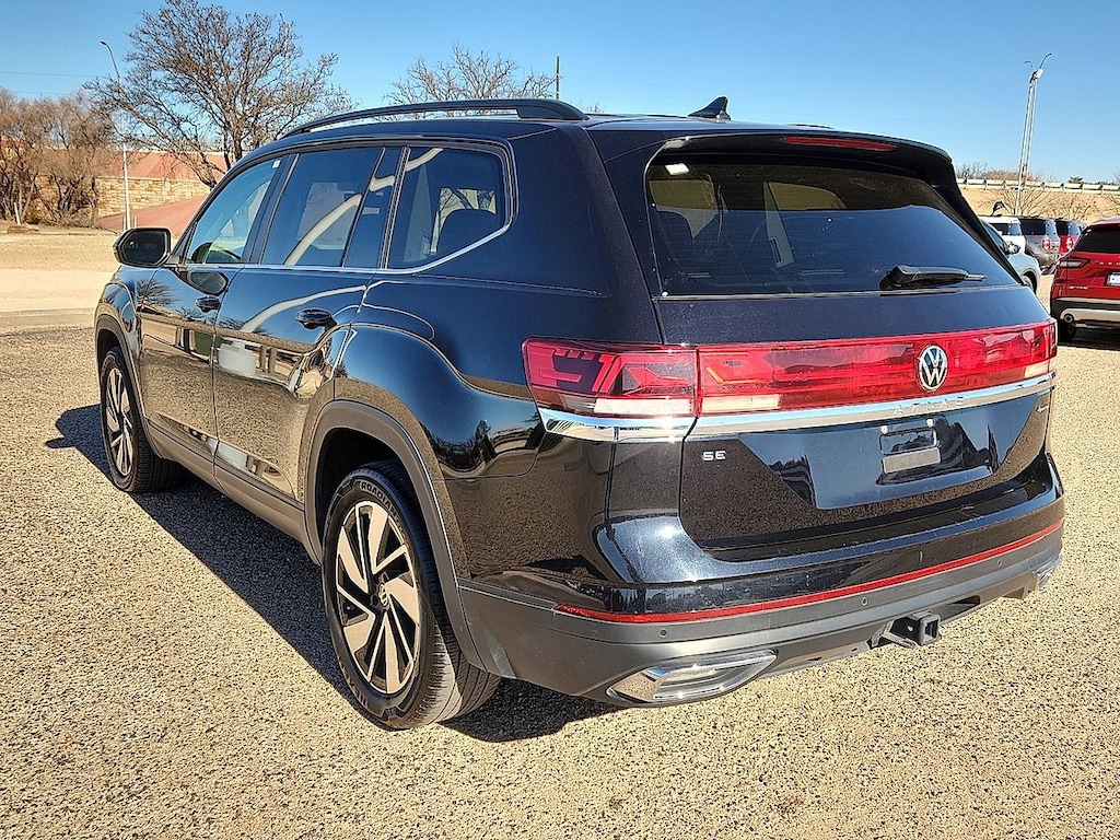 Used 2024 Volkswagen Atlas 2.0T SE w/Technology SUV