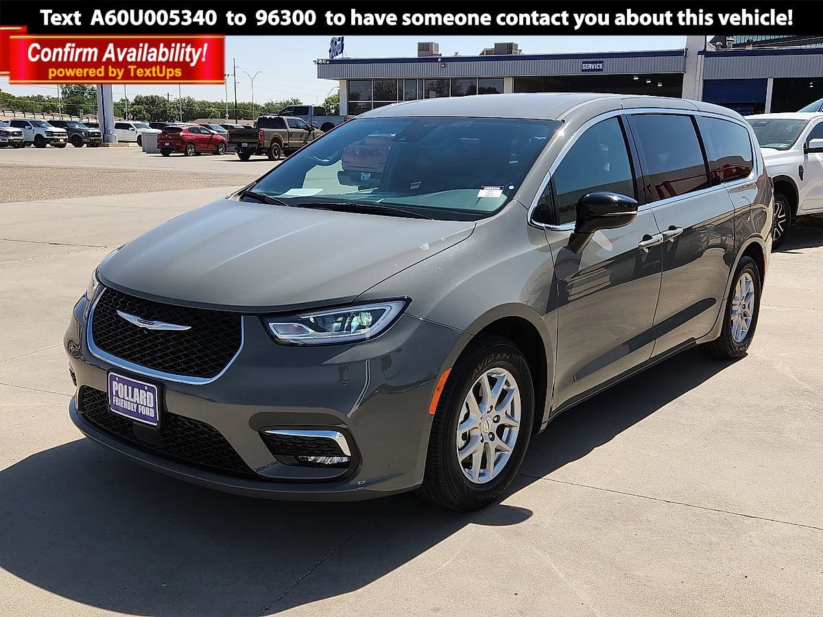 Certified Pre-Owned 2025 Chrysler Pacifica Select