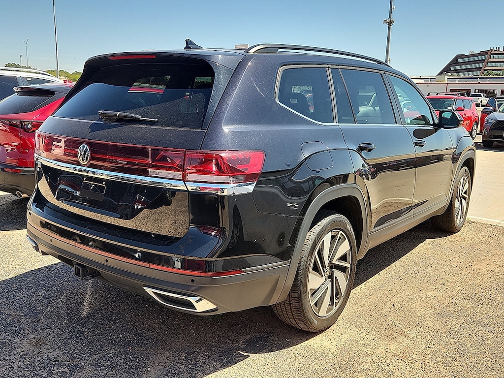 Used 2024 Volkswagen Atlas 2.0T SE w/Technology SUV