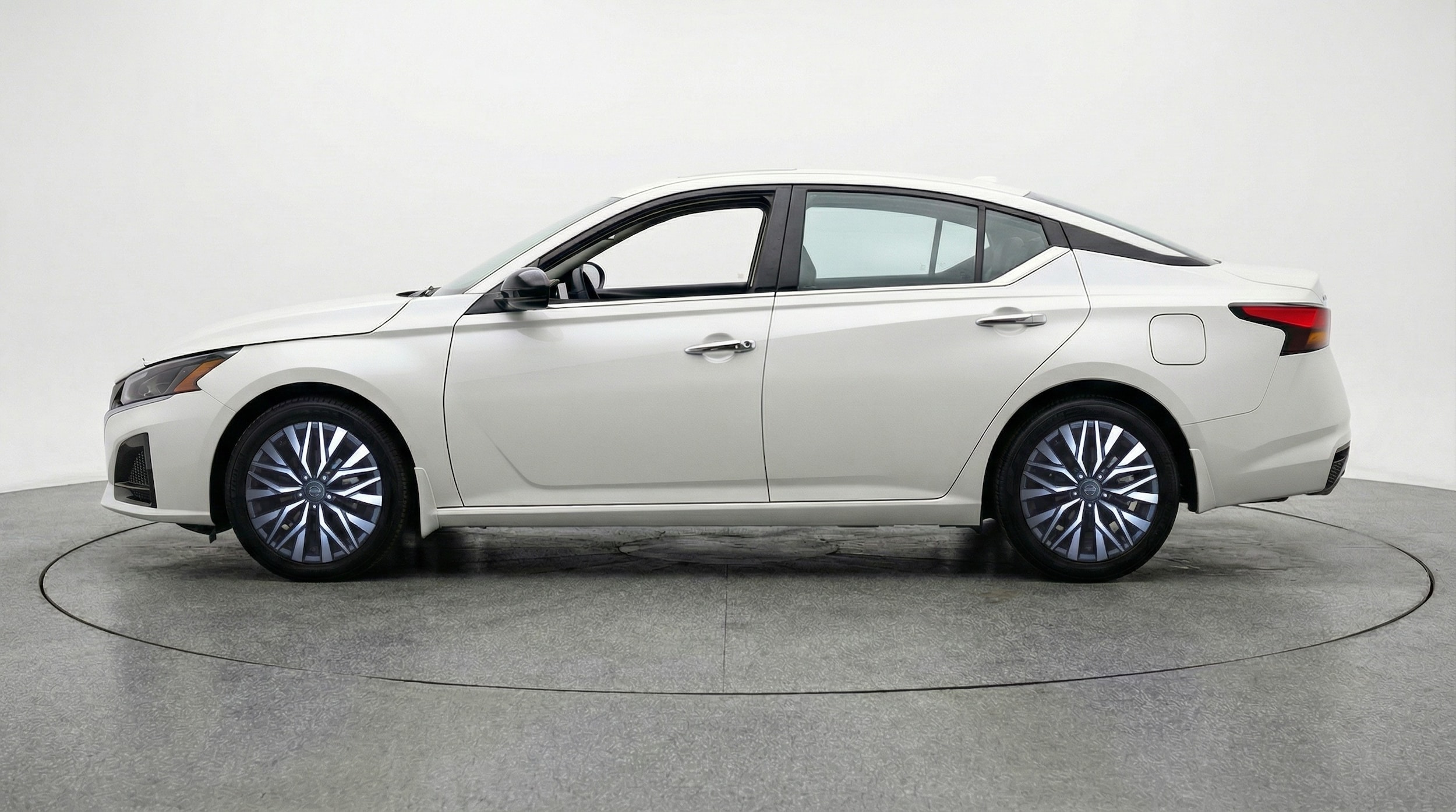 Thumbnail: 2025 Nissan Altima - 4