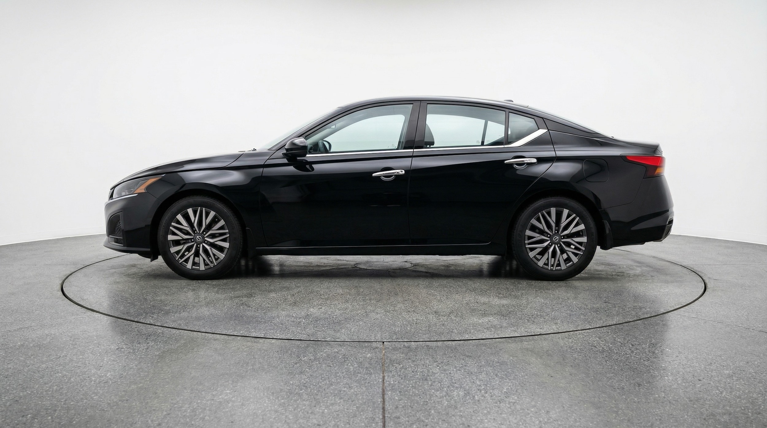 Thumbnail: 2025 Nissan Altima - 4