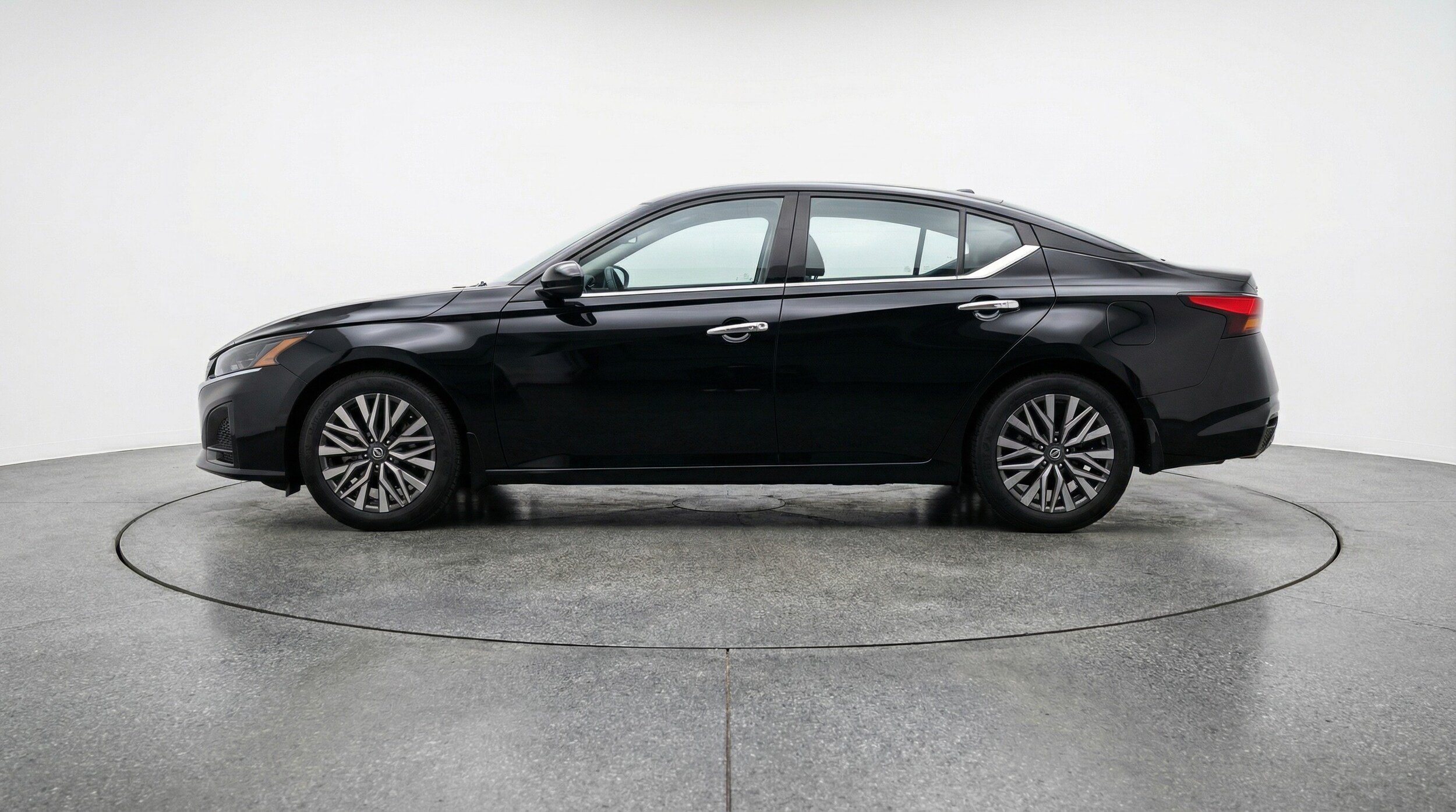 Thumbnail: 2025 Nissan Altima - 4